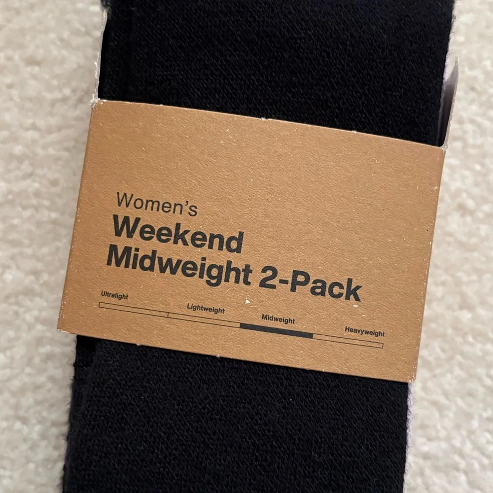 NWT Burton Women's Weekend Midweight Ski Socks - 2 Pack. Size M/L.